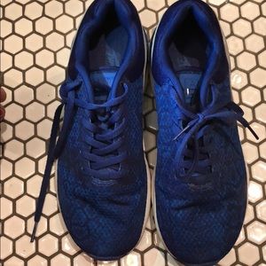 Women’s blue nike air max siren